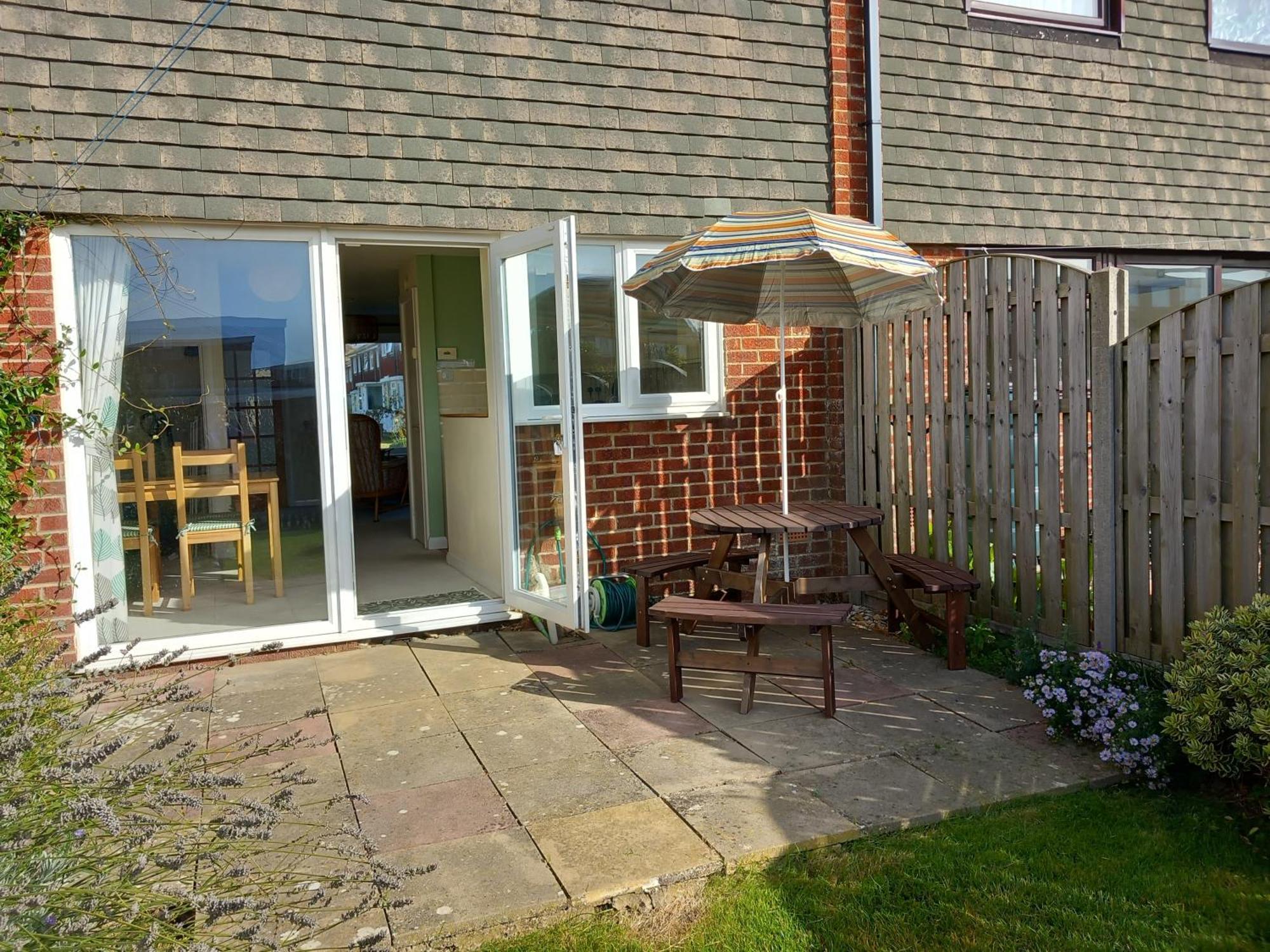 Seair Villa Rustington Exterior photo